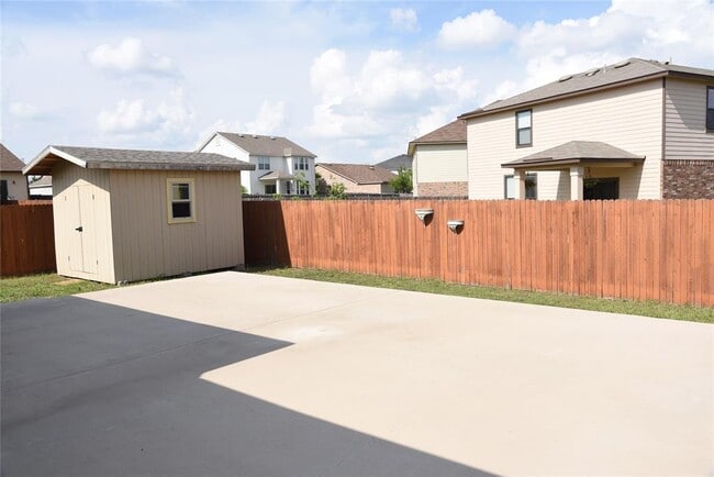 Building Photo - 314 Ran Rd