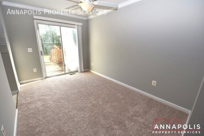 Building Photo - 643 howards loop