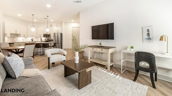 Foto del edificio - 13701 Montfort Dr