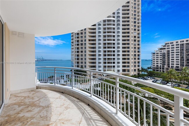 Building Photo - 848 Brickell Key Dr