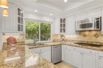 Building Photo - 7101 Shadow Ridge Ct