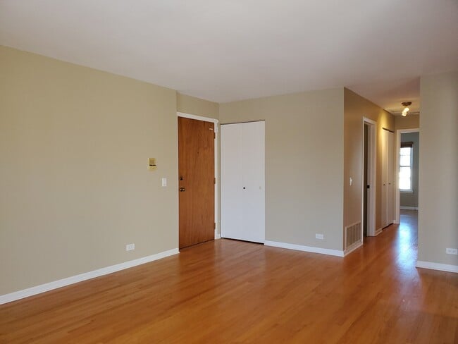 Foto del edificio - 733 Plum Tree Ct