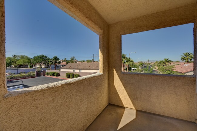 Building Photo - 251 S Green Valley Pky