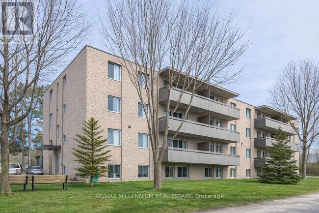 Building Photo - 51 Owen St