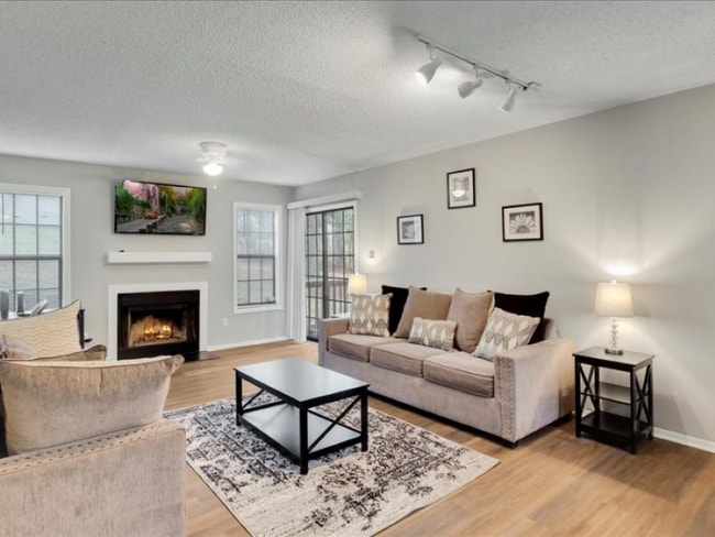 Building Photo - 3804 Chimney Ridge Pl