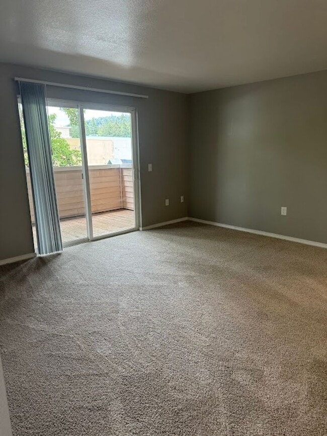 Building Photo - The ideal space to balance life, work and play.