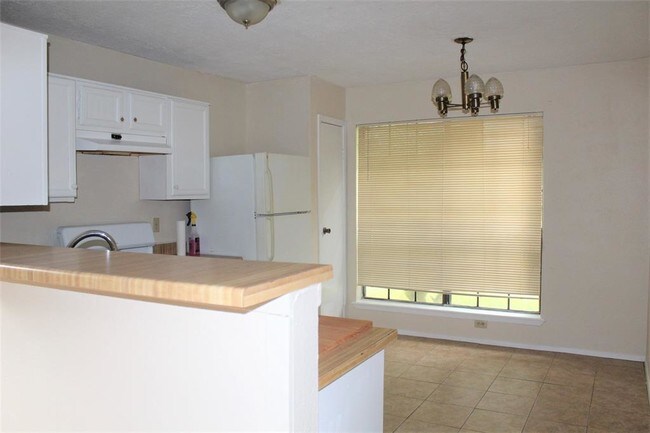 Building Photo - 5123 Beaver Hollow Dr