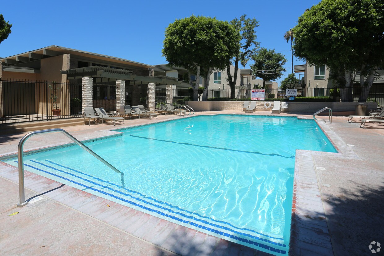 Regency Plaza Alquileres en Anaheim, CA