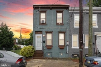 Building Photo - 418 Vine St