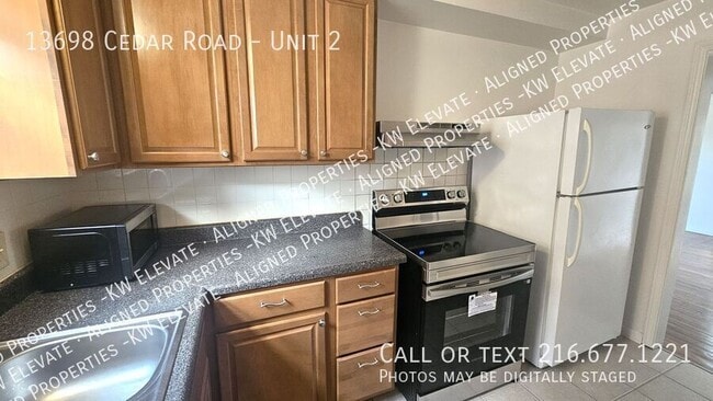Foto del edificio - 13698 Cedar Rd