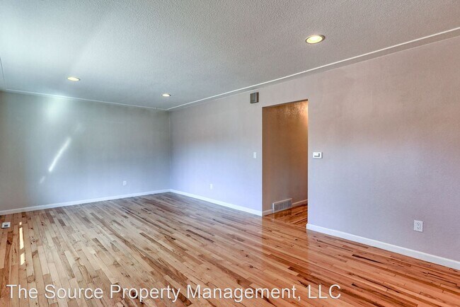 Building Photo - 3 br, 1 bath House - 636 S Taft Hill Rd