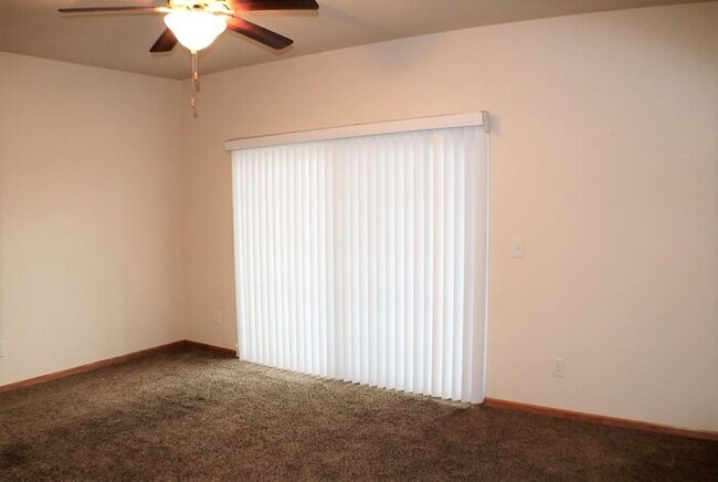 Building Photo - $975 | 2 Bedroom, 2 Bathroom Condo | Suble...