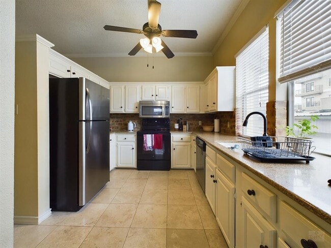 Foto del edificio - 914 W 26th St