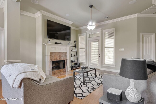 Foto del edificio - 111 Meagans Way Dr