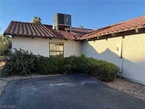 Building Photo - 720 Sea Pines Ln