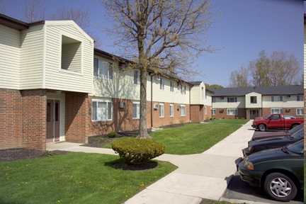 Clean Land Scaping - Willow Creek Apartments