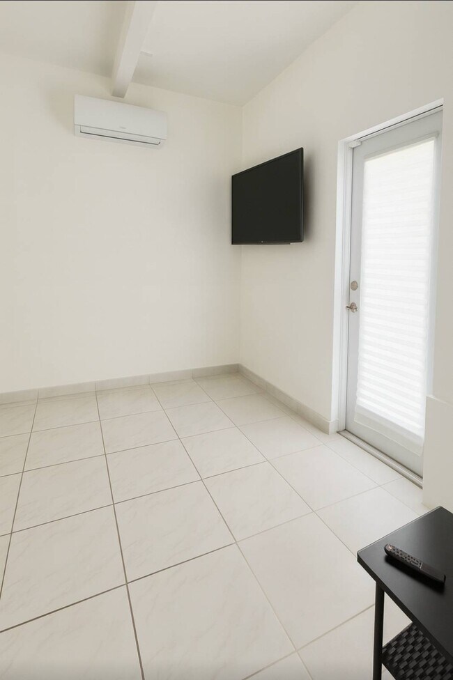 Foto del edificio - 8540 SW 16th St