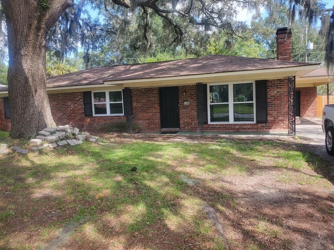 Building Photo - 11704 Largo Dr