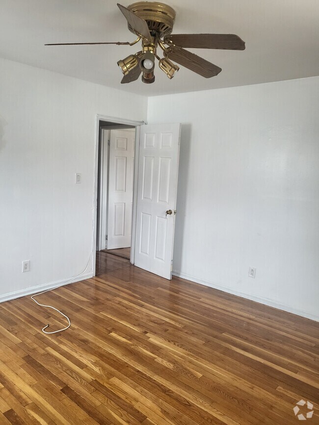 1 Bedroom Apartments for Rent in 11236