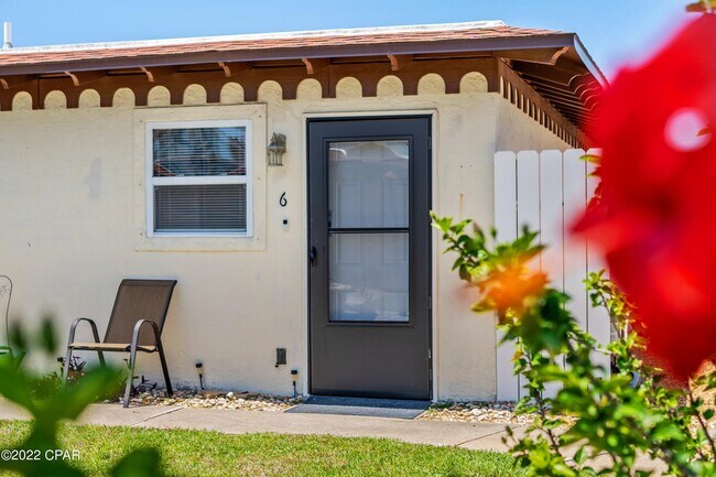 Building Photo - 5500 Beach Dr