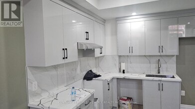 Building Photo - 794 Apple Ter
