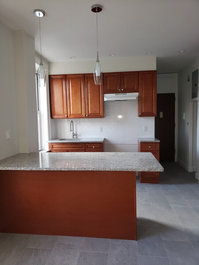 Building Photo - 6101 Catalpa Ave