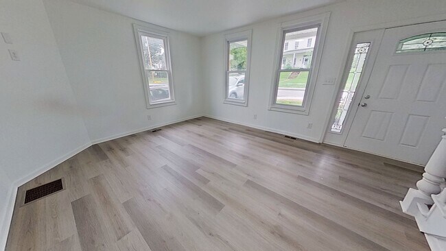 Foto del edificio - 2 Story Duplex
