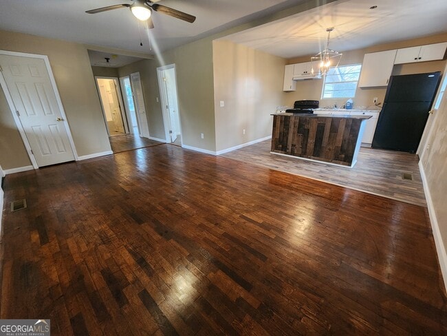 Building Photo - 514 Benson St