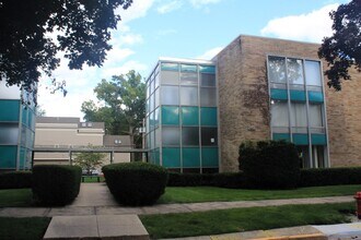 Building Photo - 210 N Kenilworth Ave
