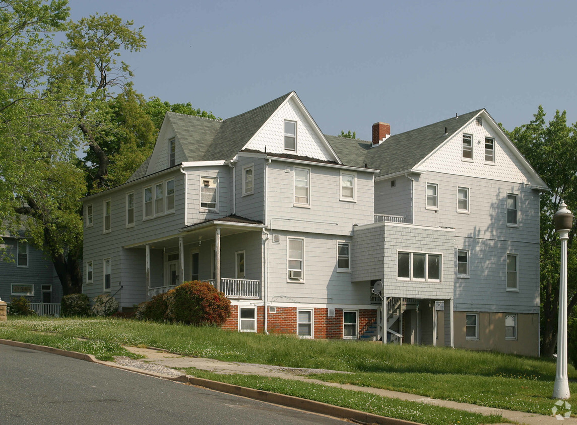 Building Photo - 10-14 E Overlea Ave