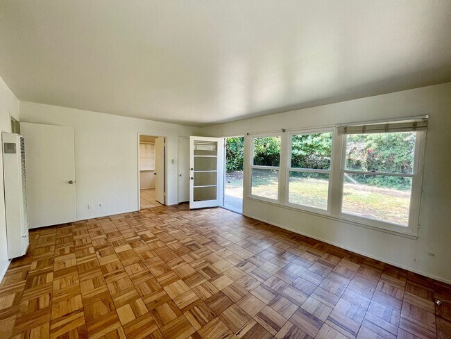 Building Photo - 3 bed/1 bath Mesa Beach Home!
