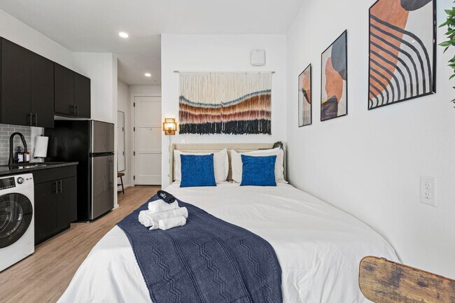 Foto del edificio - 596 W 9th St