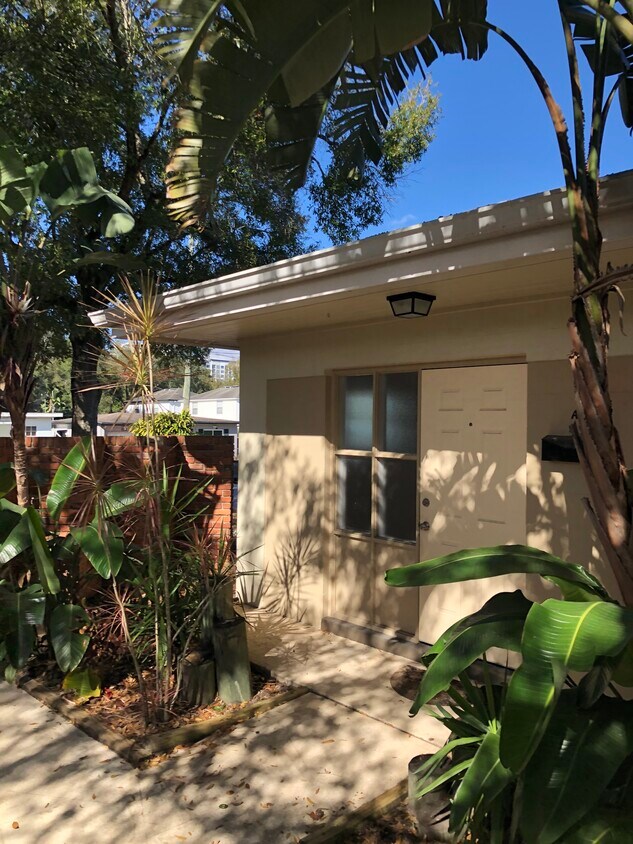 Foto principal - 421 S Hyer Ave