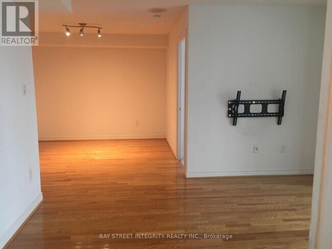 Building Photo - 125 Omni Dr