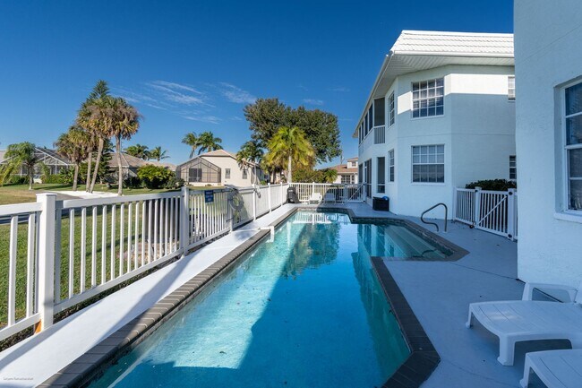 Foto del edificio - QUINTESSENTIAL ANNUAL RENTAL