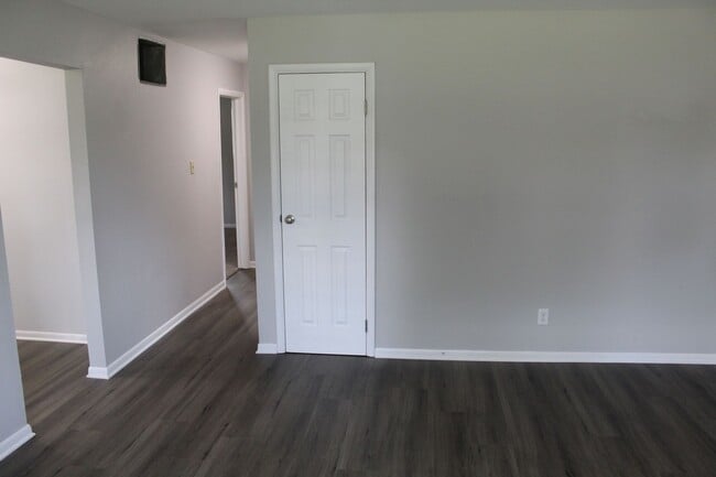 Building Photo - 2 BR Duplex in Avon!