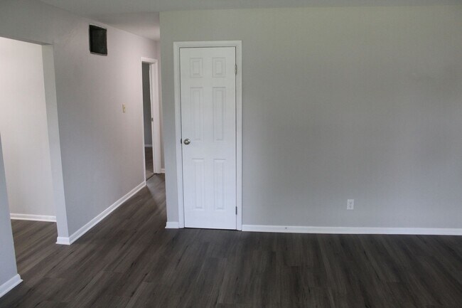 Foto del edificio - 2 BR Duplex in Avon!