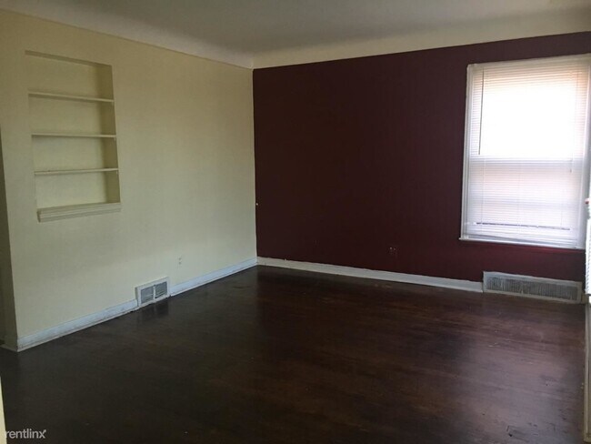 Building Photo - 3 br, 1 bath House - 8055 Strathmoor St