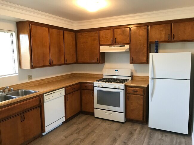 Cocina - 21036 Santa Barbara Dr