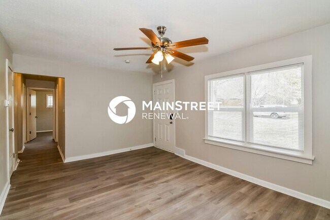 Foto del edificio - 4 Bedroom Pet-Friendly Home in Kansas City...