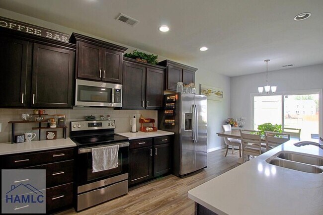 Building Photo - 57 Gracyn Ln