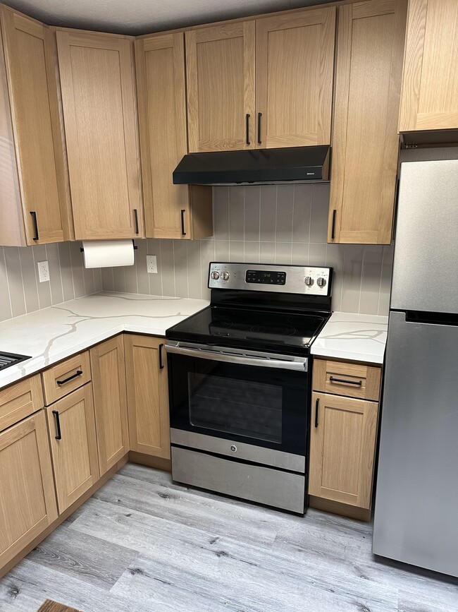 Stove - 2893 S White Rd