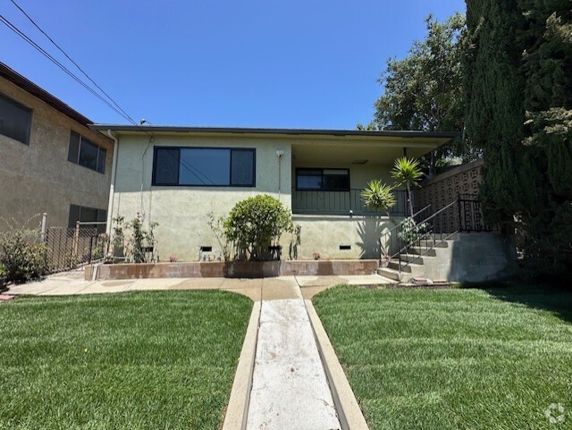 Building Photo - 3407 Holyoke Dr