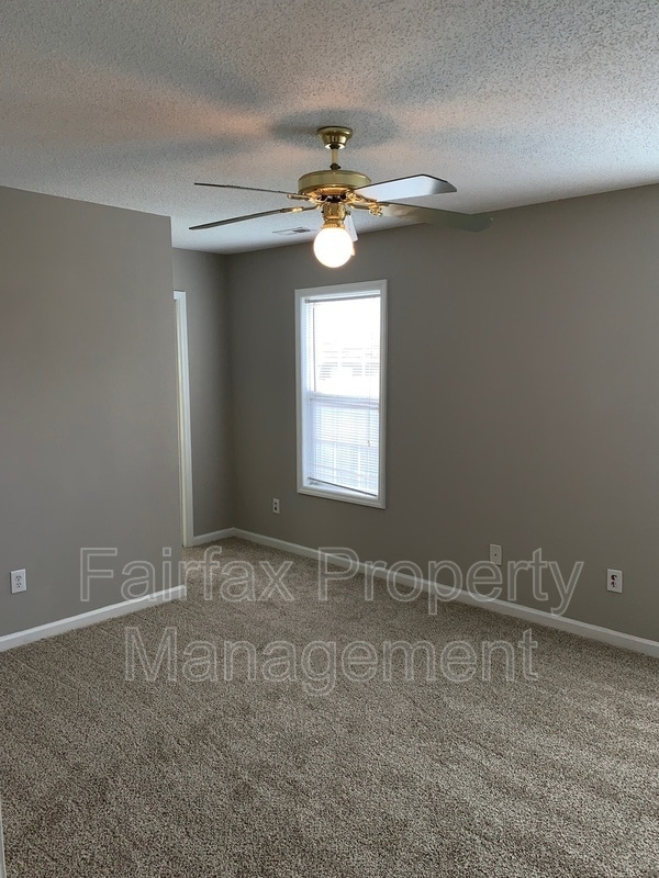 Building Photo - 2508 Lilymount Dr