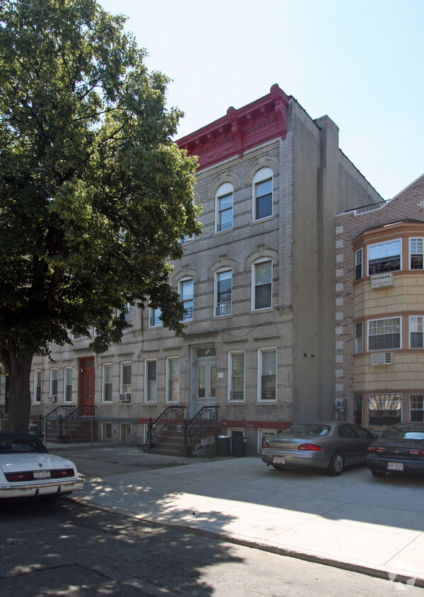 Primary Photo - 884 Jefferson Ave