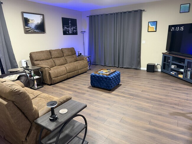 Foto del edificio - 3401 Kentshire Cir