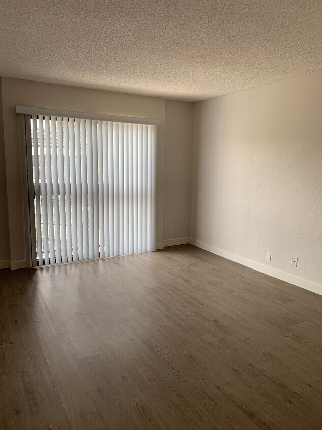 Foto principal - 943 Centennial St