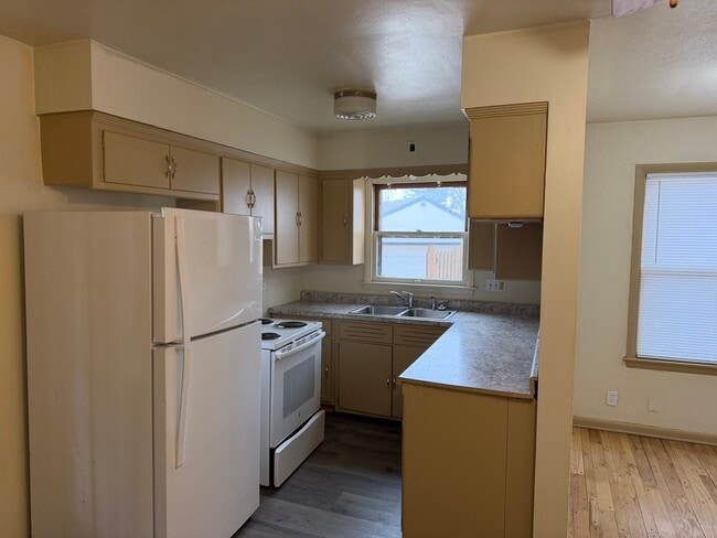 Building Photo - 4042 N 100th St