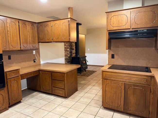 Building Photo - Beautiful Country Home with Shop & Finished Basement