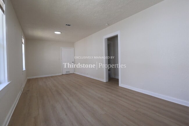 Building Photo - 1502 Fairfax St